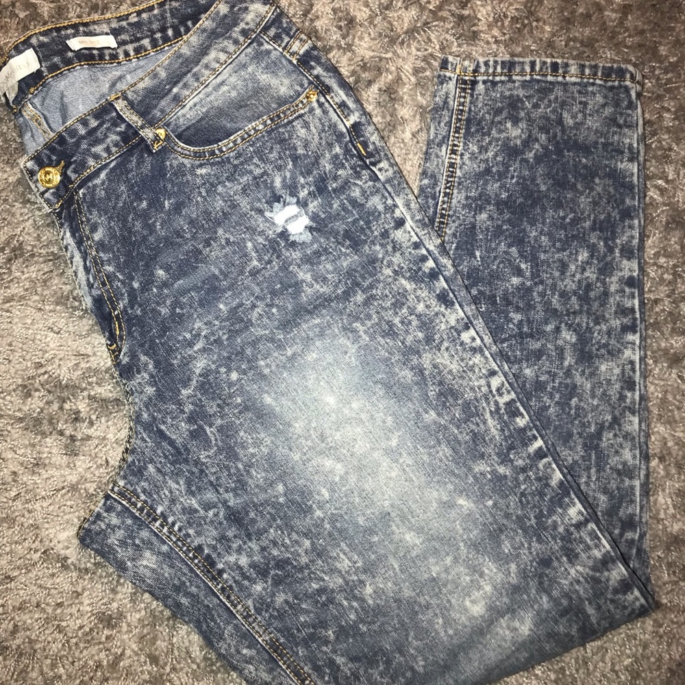 Niki Minaj Mid-Rise Acid washed Jeans